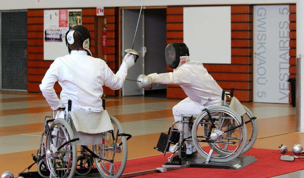 escrime-en-fauteuil-roulant.jpg