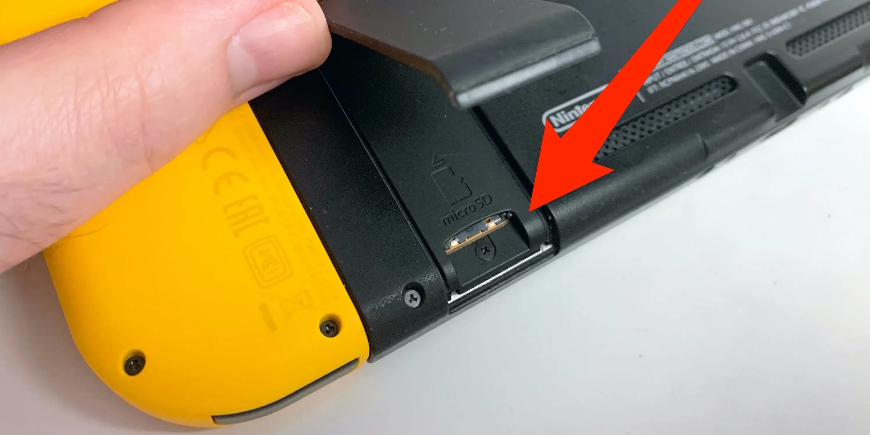 Tuto : Comment changer la carte Micro SD de sa Nintendo Switch